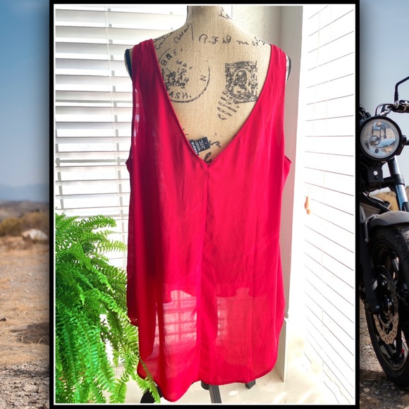 🛍️CLEARANCE🛍️ TORRID Red Swing Tank #T738268Z - Picture 4 of 6